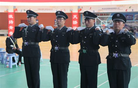 守好校园“第一道防线” 我市32支保安员队伍脱颖而出 - 郑州教育信息网