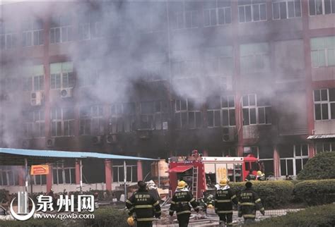 永春上千平方米厂房着火 约30吨食品油烧了4小时 - 城事要闻 - 东南网泉州频道