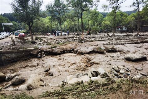 直击青海大通山洪灾害现场：大量泥沙淹没田地，许多房屋灌满淤泥 - 上游新闻·汇聚向上的力量