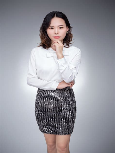 专访先锋独立设计师Angel Chen 以时代影像致敬东方女性魅影__凤凰网