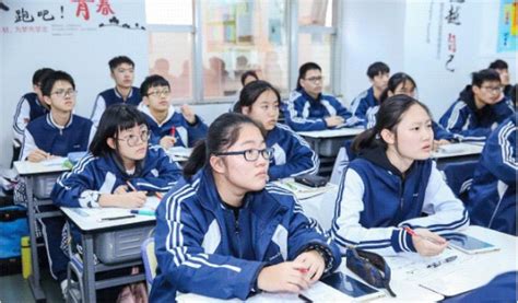 2017年广州市高中阶段学校招生现场咨询会，我们-景鸿教育口碑留学中介机构