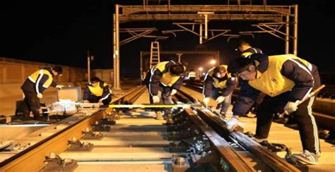 铁路运输的护航者——“铁路综合维修工”新职业正式发布 - 中央 - 中国就业网