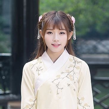 温柔黄色汉服女生头像