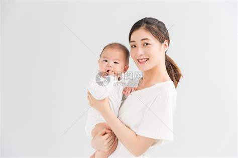 母婴妈妈抱着宝宝高清图片下载-正版图片500962166-摄图网