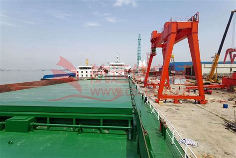 浙江成洲船业一艘17500吨散货船下水 - 在建新船 - 国际船舶网