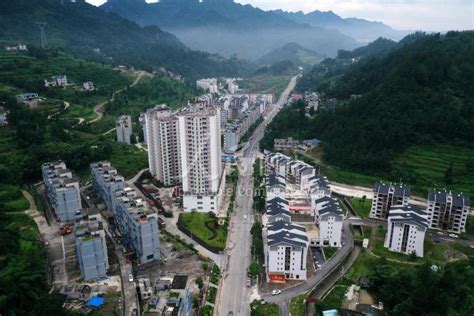 重庆黔江：建在城区的易地扶贫搬迁户安置点-人民图片网