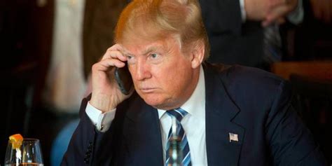 特朗普逆袭当选美国总统 可他居然在用这个牌子的手机？_手机新浪网