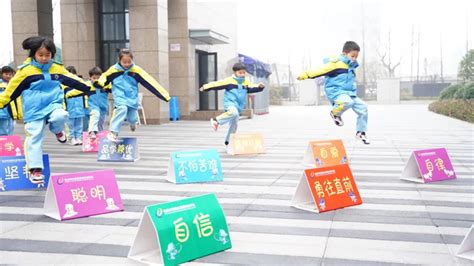 杭州中小学开学第一天 孩子们用这样的方式打开新学期