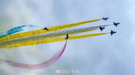 长春首届航空展 "八一飞行表演队"新换装歼十亮相_新闻中心_新浪网