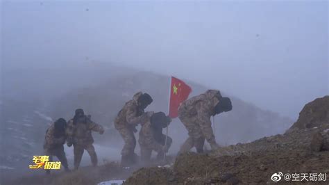 2022中国军人催泪瞬间，没看到最后已红了眼眶|边防战士|中国|军嫂_新浪新闻