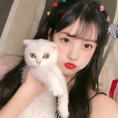 甜美女生贴纸头像可爱