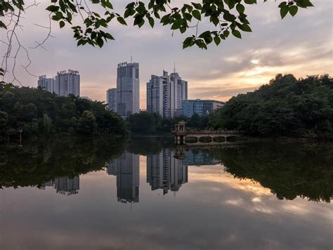 中国发展最猛的直辖市，百米高楼一年一栋，未来有望超过香港