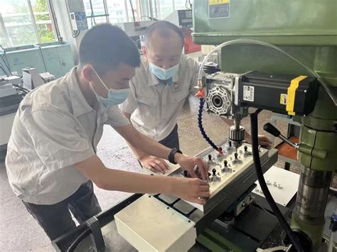 吉林江机特种工业有限公司 公司新闻 吉林江机数控机械加工“火力全开”