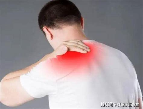 后背、肩胛骨区域疼痛、紧张或僵硬，是怎么回事？一文详细告知您_颈椎_姿势_问题