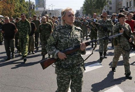 乌克兰2女子疑诱杀46名俄军士兵，与俄特工枪战击杀3人后逃跑__财经头条