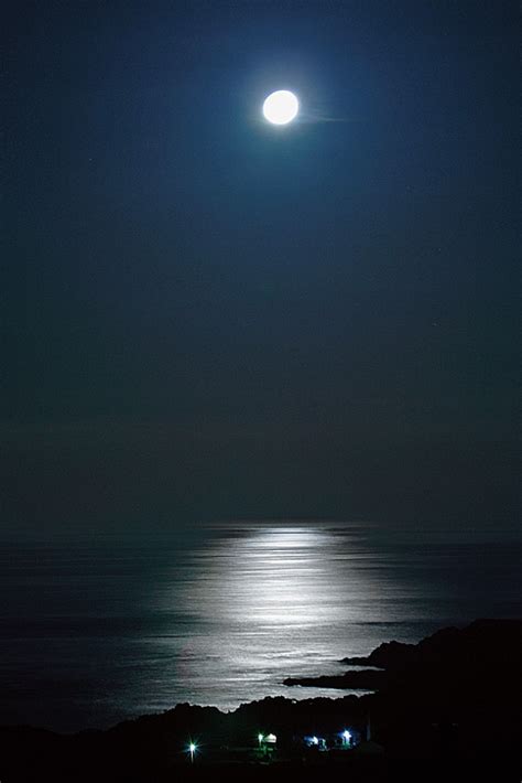 海面上的月亮图片,海面月亮的图片大全,最美海上月亮图片_大山谷图库