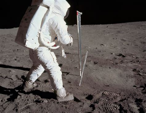 月球上的人类脚印能保留多长时间？科学家：比过去预测的要短得多_陨石