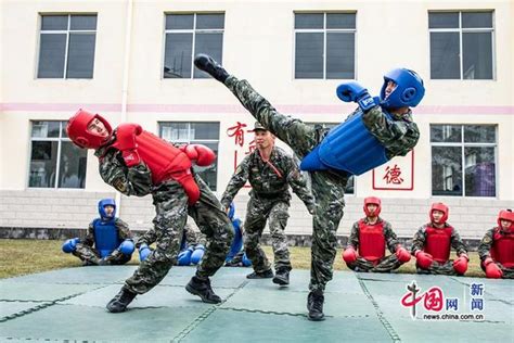 广西北海：武警官兵开展搏击对抗训练