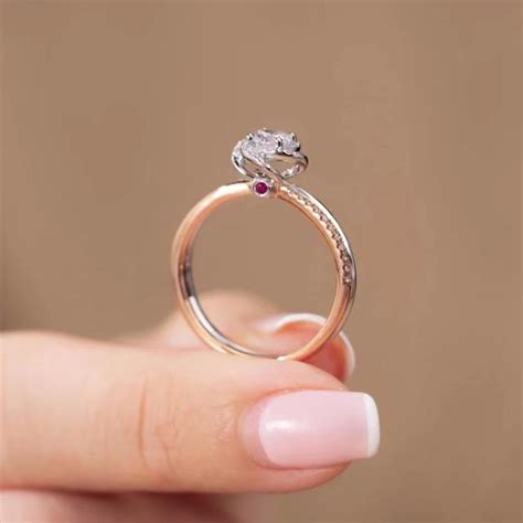 经典六爪莫桑石戒指女18K白金铂金美国1克拉钻戒钻求婚戒指-阿里巴巴