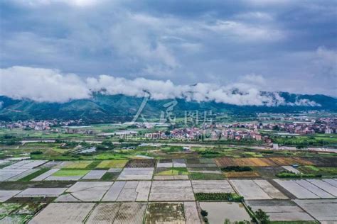 湖南蓝山：绿色公交 畅行城乡-人民图片网