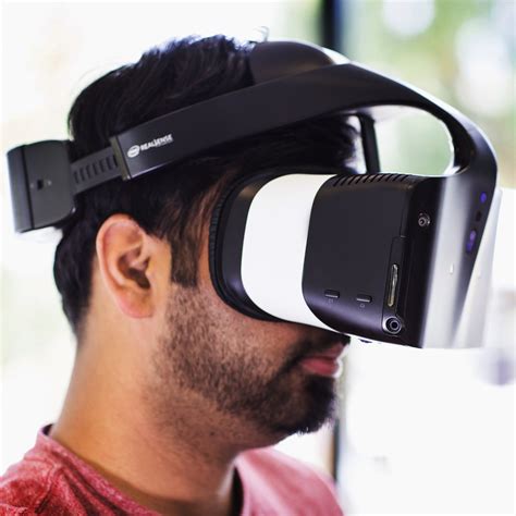 虚拟现实VR头显 – 青岛众设计工业设计有限公司