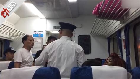 外籍女火车上霸座朝人群泼水 铁路局回应：已道歉(含视频)_手机新浪网