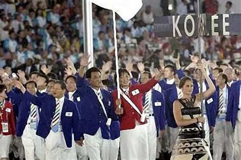 平昌冬奥丨回顾：朝韩运动员走在“朝鲜半岛旗”下的十个瞬间_全球速报_澎湃新闻-The Paper