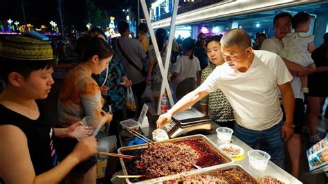 据了解，2023中国陇南武都花椒（电商）产销对接会暨第二届美食文化旅游节，共吸引入驻商家80多家，带动区内餐饮业营业额达1750万元。