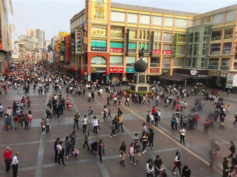 曾经是广州最热闹繁华的地方，如今游客冷清，网友：时代变了_商业街