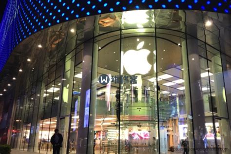 南京苹果直营店介绍之Apple Store南京金茂汇店 - 苹果手机维修点 - 丢锋网