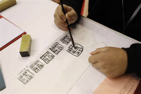 篆刻基础学习，详细演示“辛偃”印稿的写法