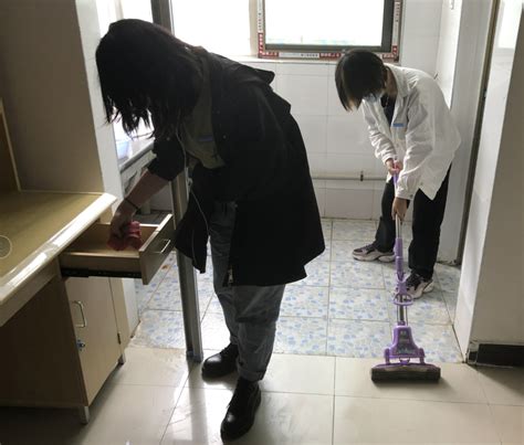 【2020迎新工作】我院组织学生干部打扫新生宿舍