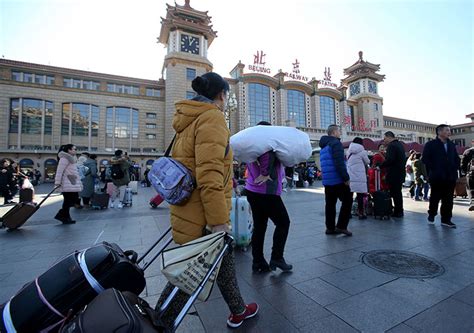 北京西站启动黄色预警 15日上车旅客达13.4万人_新闻中心_新浪网