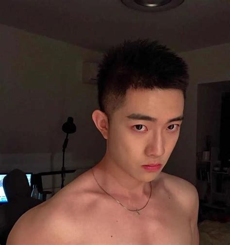小哥哥的脚图片