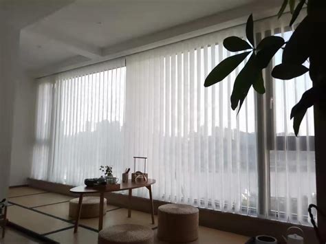 家庭窗户卷帘窗帘安装效果图片—客厅阳台-家居美图_装一网装修效果图