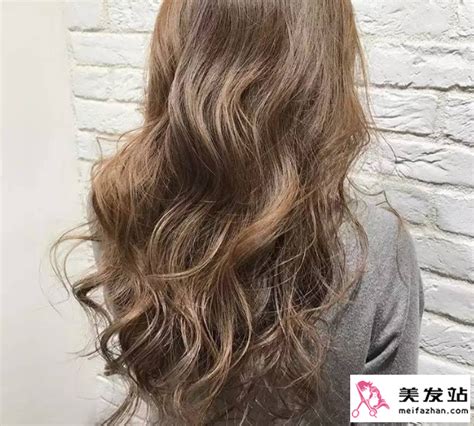 波浪卷发图片