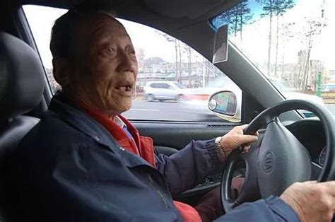 四海城事 | 韩国90岁以上出租车司机竟有237人！_侨梁_新民网