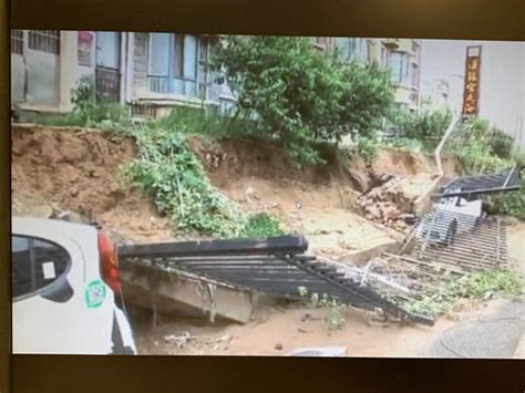 河南暴雨七日：71人遇难 市民地铁口献花吊唁_凤凰网资讯_凤凰网