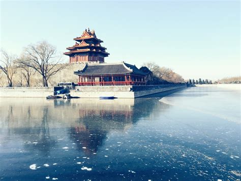 八十年代冬季的北京胡同生活场景……