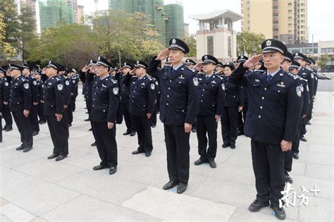 柳州融安：交警开展冬季夜晚文明执法活动-国际在线