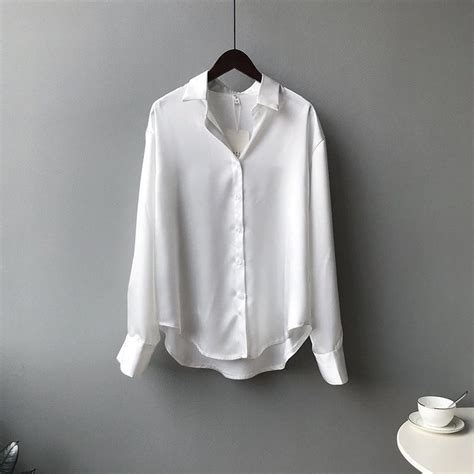【图】女生白色衬衫怎么搭配 多种混穿法分分钟提升气质_伊秀服饰网|yxlady.com