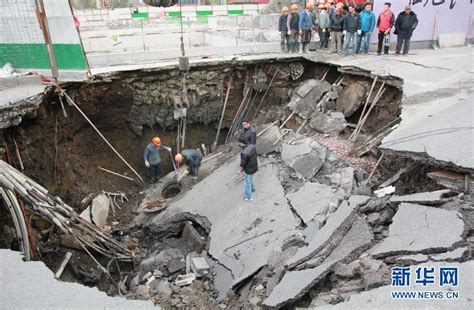 广州一地下水管爆裂地面塌陷约50平米-岩土工程新闻-筑龙岩土工程论坛