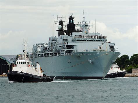 HMS Bulwark arrives in London | Royal Navy