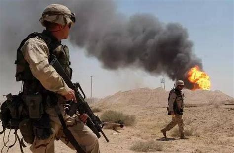 两伊战争老照片：伊拉克化学武器攻击，让伊朗士兵是惶恐不安|化学武器|伊朗|两伊战争_新浪新闻
