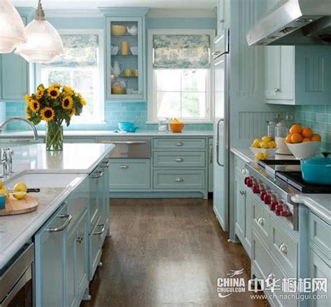 海蓝色厨房整体橱柜效果图 蓝色调橱柜渲染自然气息-中华橱柜网