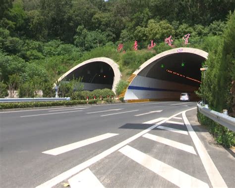 黄石设计出圈，人行天桥正名叫“时空隧道”|时空隧道|黄石|景观桥_新浪新闻