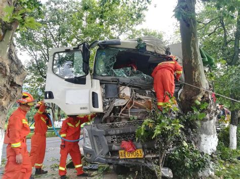312国道棣花段发生一起车祸 受伤人员正在救治中 - 西部网（陕西新闻网）