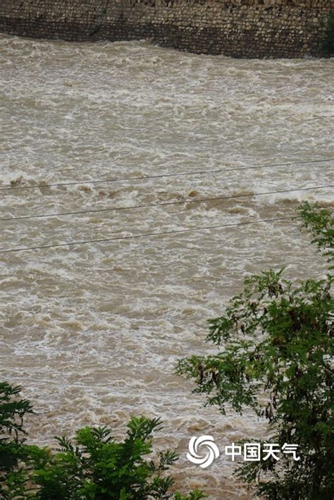 河北黄壁庄水库水位上涨明显 加大流量泄洪-图片频道