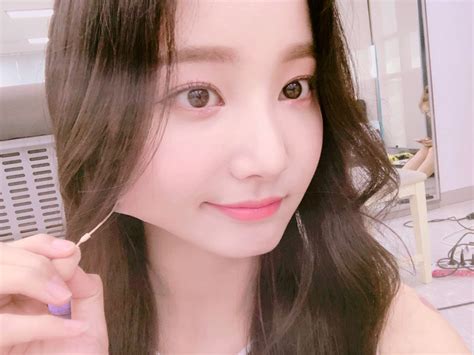 李多彬/李妍雨图片