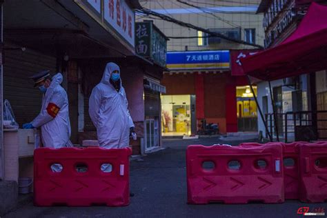 2020人民公安战“疫”摄影作品征集入展作品—中国摄影报